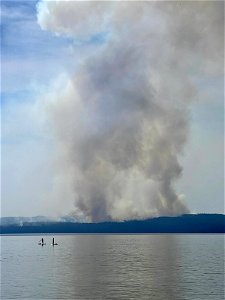 Paddleboarders CdrCrkFire 220829 (1) photo