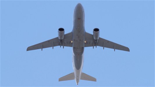 Airbus A319-112 D-AIBA Lufthansa from Rome (8000 ft.)