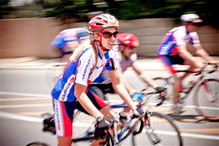 Pan and zoom at 94.7 Cycle Challenge-8