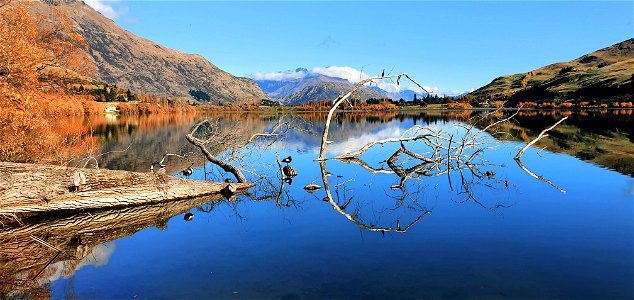 Lake Hayes Otago NZ. photo