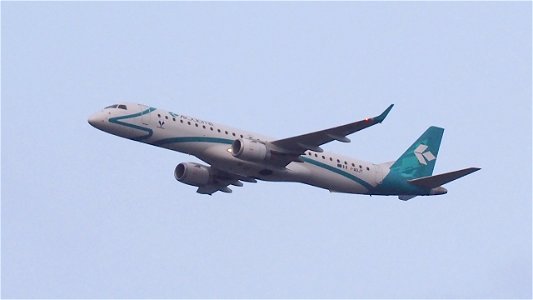 Embraer E195LR I-ADJT Air Dolomiti from Milan (5800 ft.)