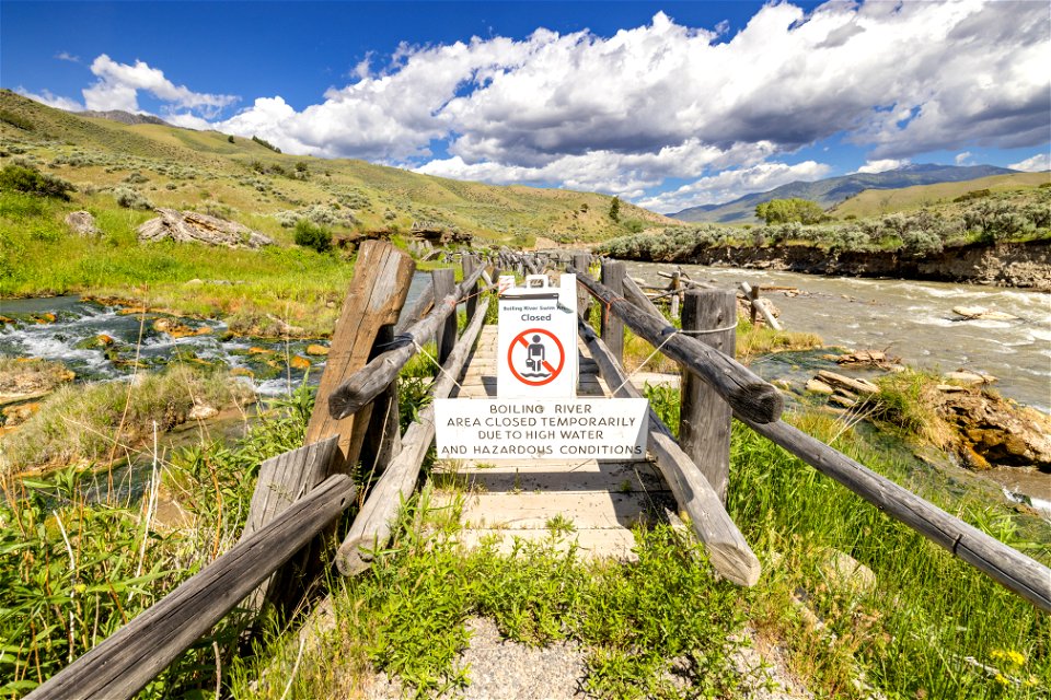 Yellowstone flood event 2022: Boiling River closure signs