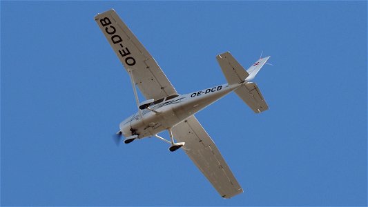 Cessna 172S Skyhawk SP OE-DCB Engl Flightteam (4000 ft.)
