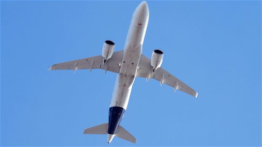 Airbus A320-271N-D-AINV Lufthansa from Palma de Mallorca (6200 ft.)