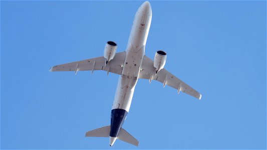 Airbus A320-271N-D-AINV Lufthansa from Palma de Mallorca (6200 ft.) photo