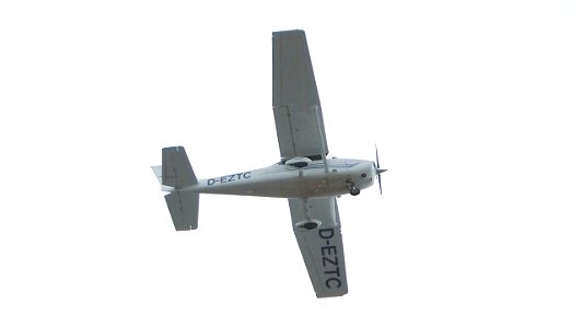 Cessna 172S Skyhawk SP D-EZTC (3900 ft.)