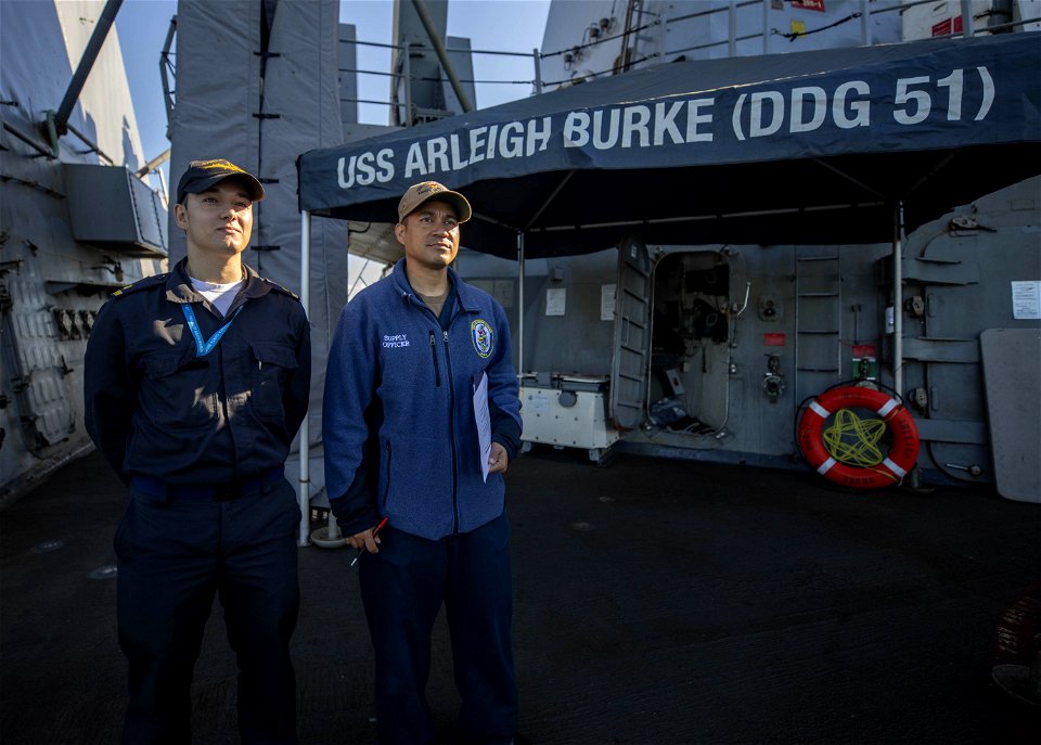 USS Arleigh Burke (DDG 51) photo