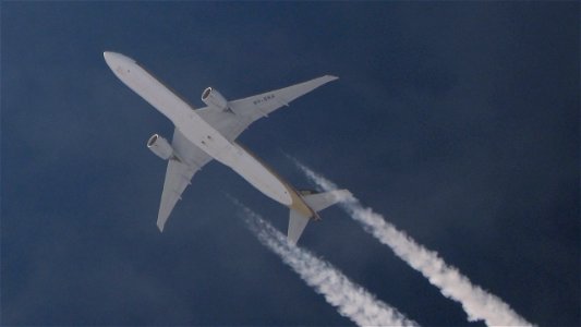 Boeing 777-312(ER) 9V-SNA Singapore Airlines - London to Singapore (30800 ft.)