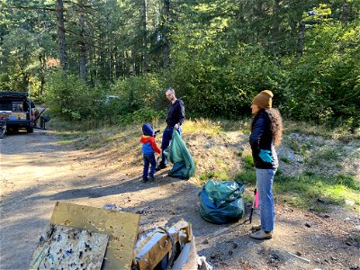 20220925-GP-Clean up event with Veteran Overland and PDX Overlanders 02