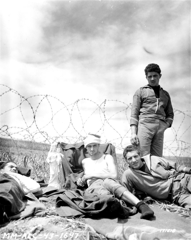 SC 171618 - Italian soldiers that were taken prisoner as the Allied Armies broke the back of the Axis troops in the whole of North Africa. 9 May, 1943.