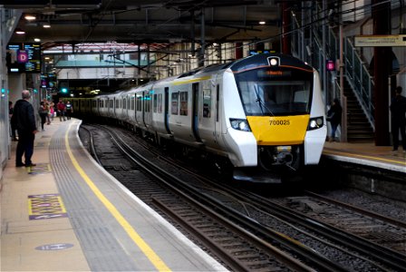 Thameslink unit 700025 at Farringdon with a service for St. Albans City