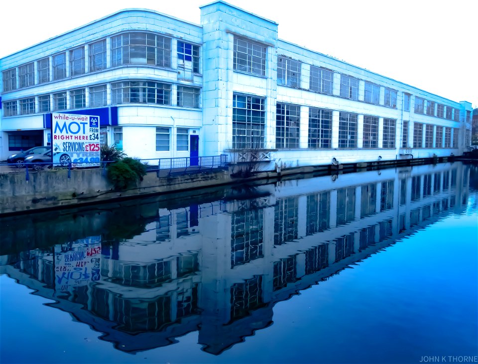 ART DECO REFLECTIONS