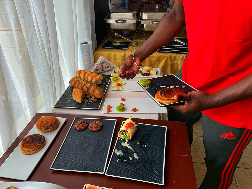 Food self service brunch