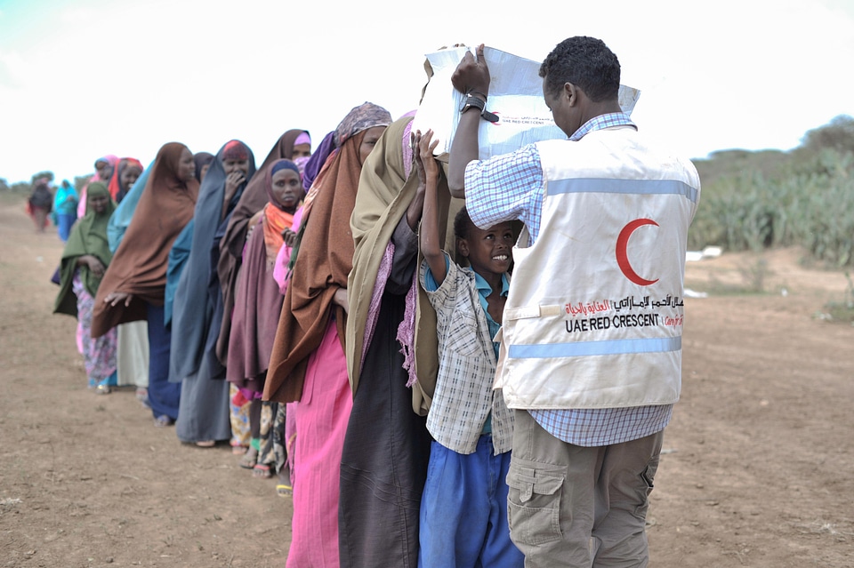 People help food aid