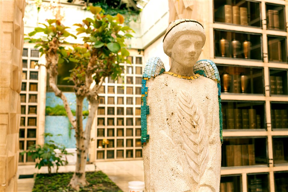Angel in the Mausoleum