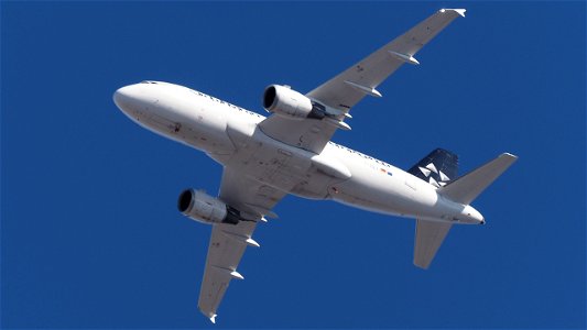 Airbus A319-114 D-AILT Lufthansa (Star Alliance Livery) from Nice (6200 ft.)