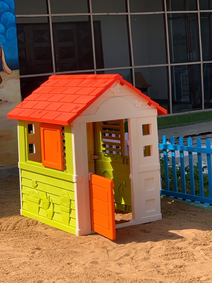 Play box children's house play area