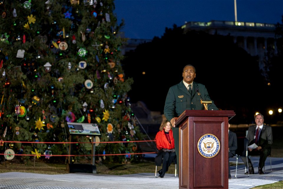 CapitolXmasTreeLighting-WashingtonDC-025