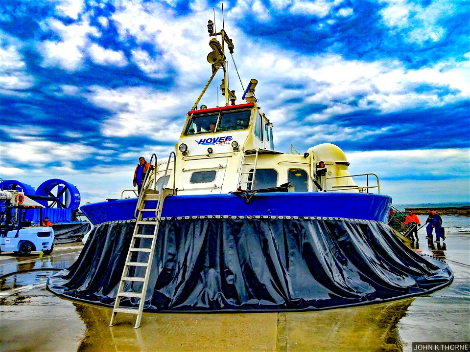 Hovercraft Ryde Isle of Wight photo