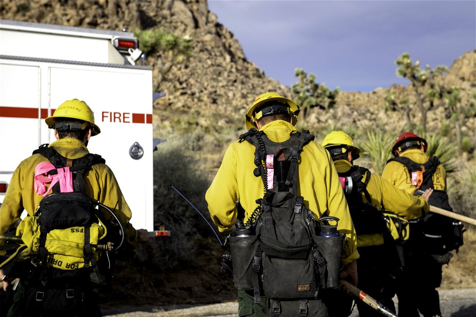 Wildland fire Engine 3632 and crew of firefighters