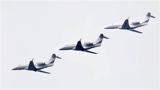 Embraer 505 Phenom 300  CS-PHG Netjets Europe from Lugano (3600 ft.)