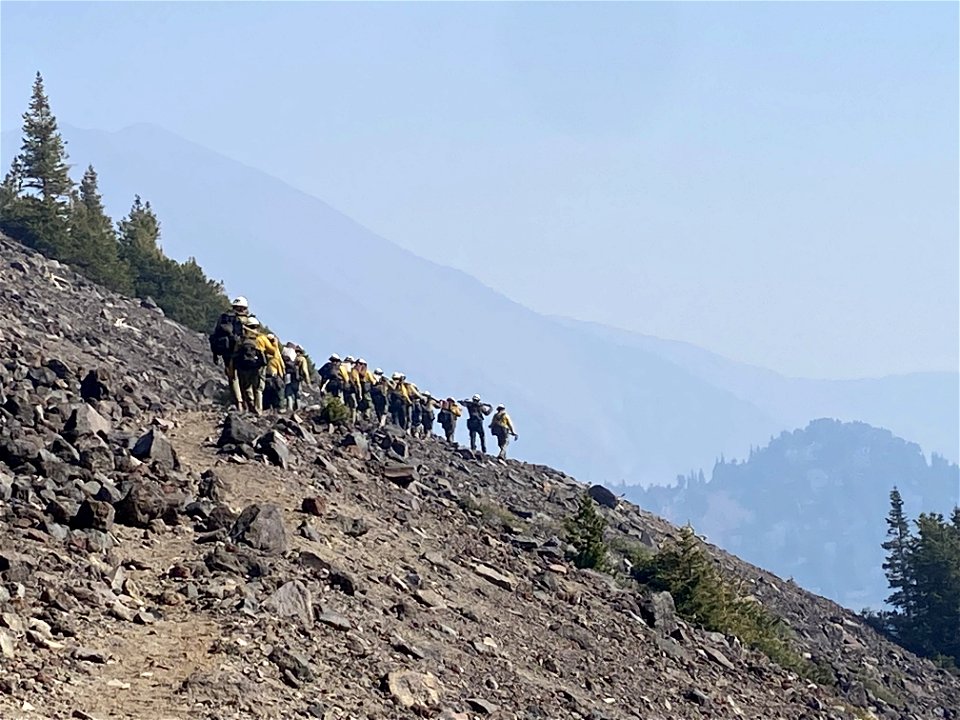 Flagstaff Hotshots hike into the Pipeline Fire