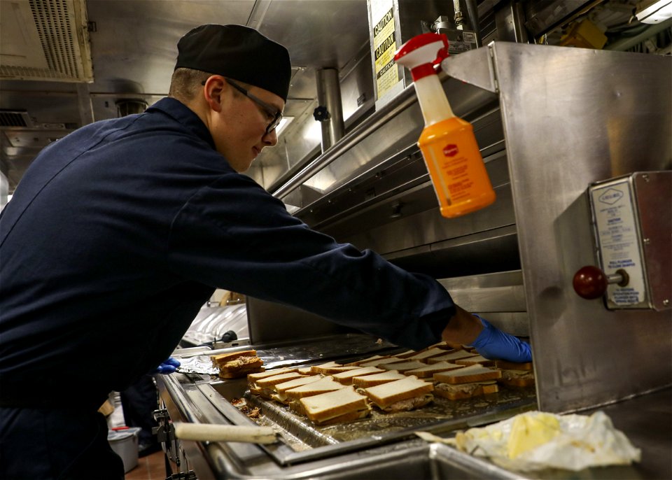 USS Porter (DDG 78) Lunch Time photo