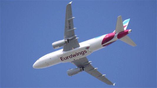 Airbus A319-132 OE-LYZ Eurowings Europe from Palma de Mallorca (6600 ft.)
