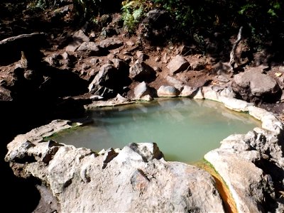 umpqua-hot-springs-upper-top-pooljpg_49385512676_o