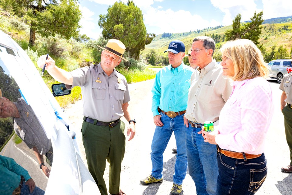 Yellowstone flood event 2022: Cam Sholly gives a field briefing to Wyoming Governor Gordon and Senators Barrasso and Lummis
