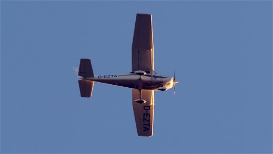 Cessna 172S Skyhawk SP D-EZTA Flugschule Jesenwang from Schärding to Oberpaffenhofen (3700 ft.)
