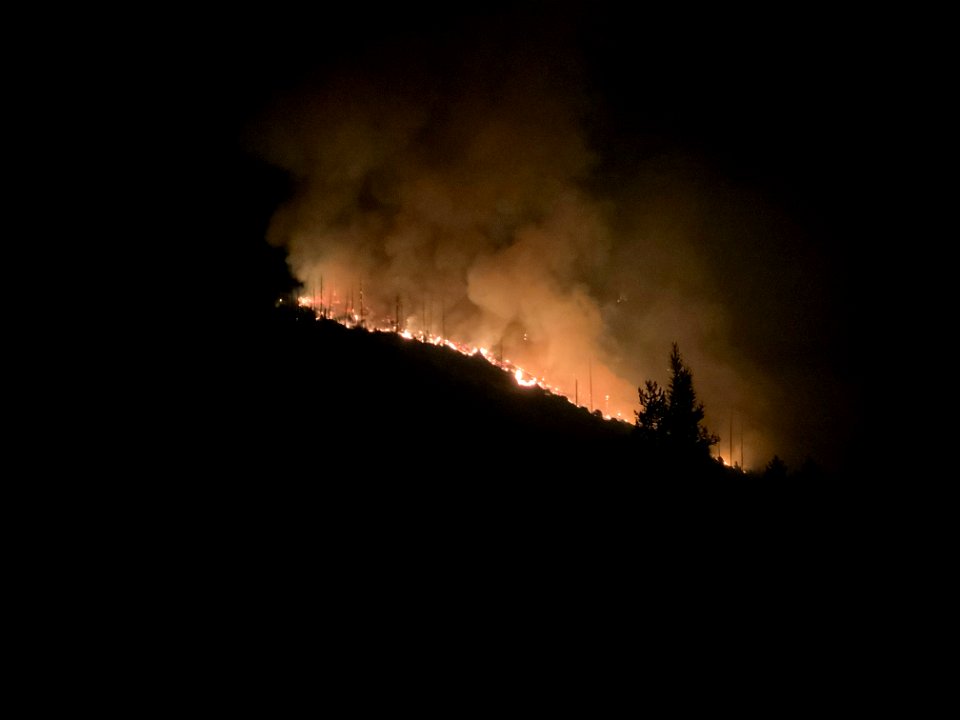 Night fire CrocketsKnobFire 220902 (1)