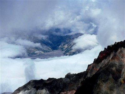 20210912-FS-GP- Sprit lake peeking out of the clouds by Mount St. Helens Institute Volunteer Mountain Steward Andy Goodwin.