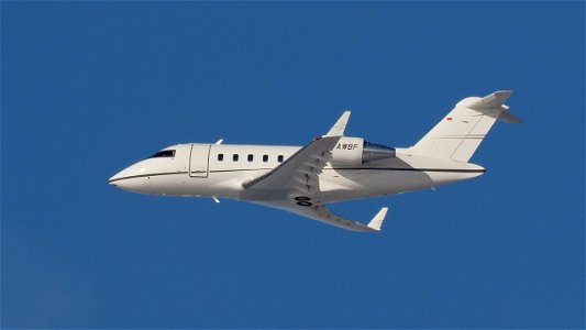 Bombardier CL-600-2B16 Challenger 650 D-AWBF Air Independence from Klagenfurt (4100 ft.)