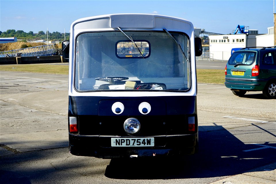 NPD754W Former Milk Float Chatham Historic Dockyard