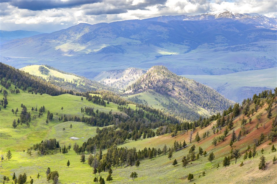 Yellowstone flood event 2022: Turken Pen Peak and Sheep Mountain in the distance