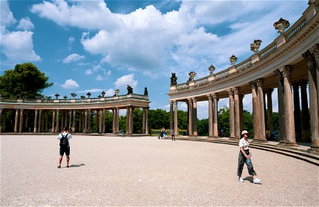 Columnata del palacio de Sanssouci, Potsdam photo
