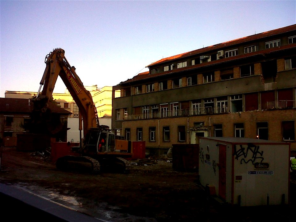 La destruction du batiment Maurice Lamy, Hôpital Necker-Enfants malades, Paris 15e