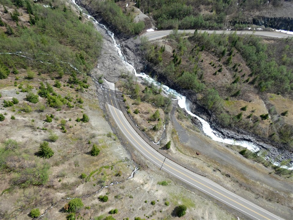 20230518_Overflight of area 7_USGS_T Christianson_P1000798
