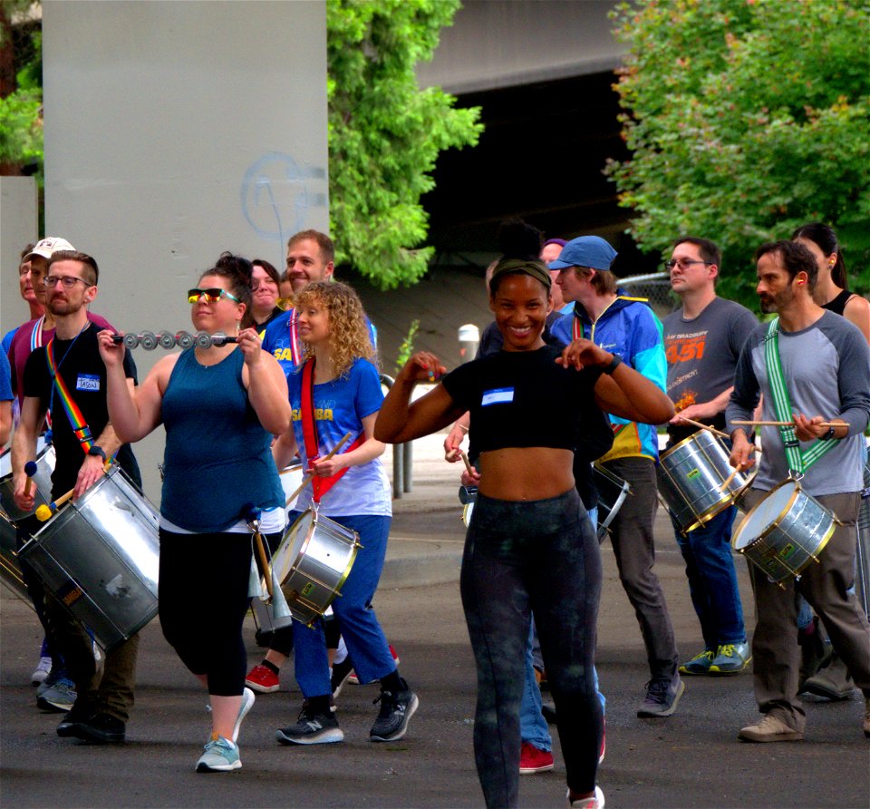 Samba under a bridge