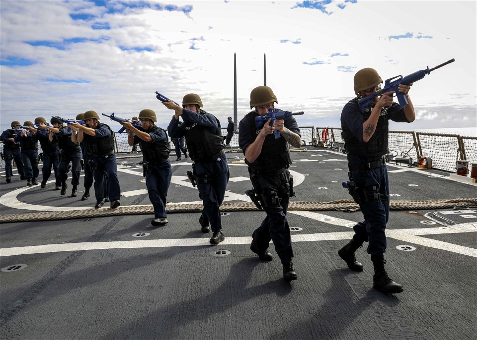 USS Porter (DDG 78) VBSS training
