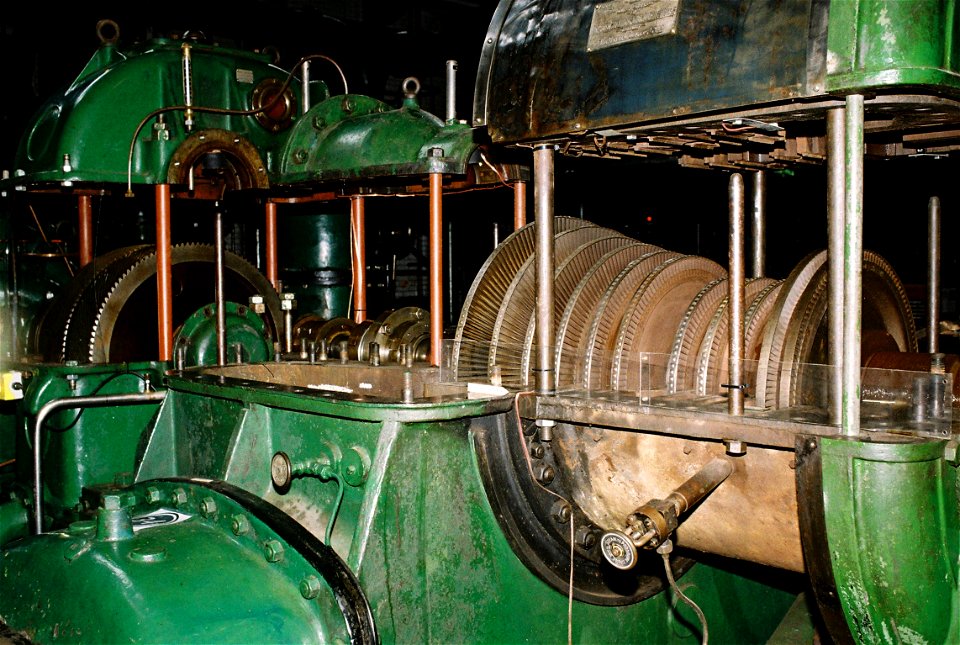 Steam turbine opened up to show construction