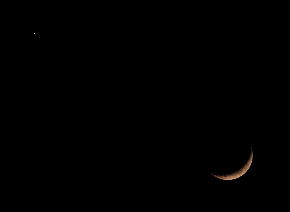 Day 136- Mars and the Waxing Crescent Moon on 5-15-21