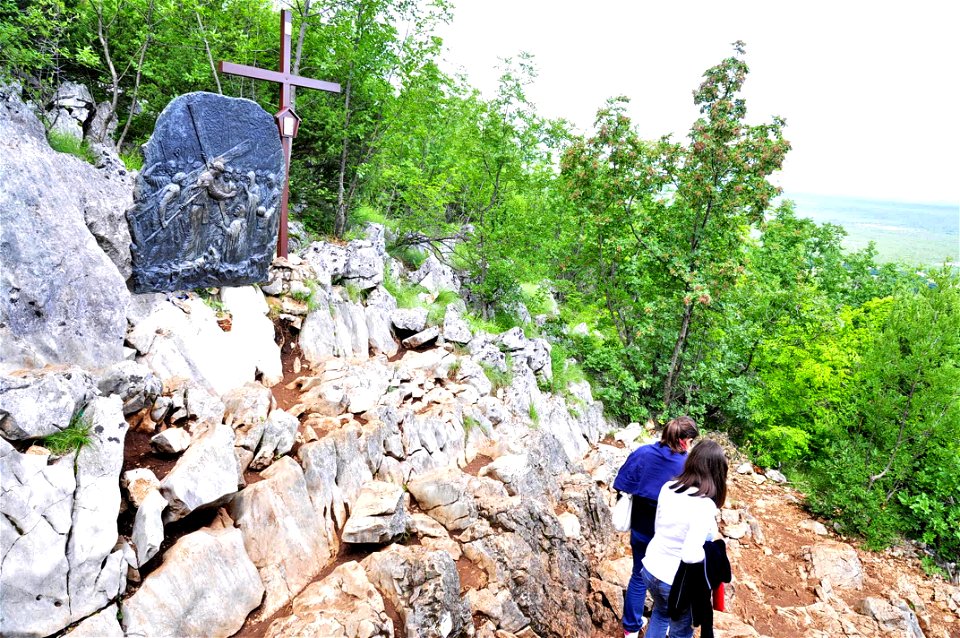 gnuckx10065949 - Medjugorje - Hotel Pansion Porta - Bosnia Herzegovina - Creative Commons by gnuckx - Krizevac photo