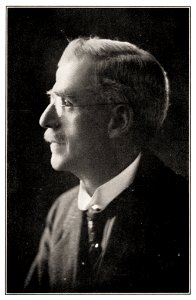 undated photograph of Arthur Pearson (1864-1936)