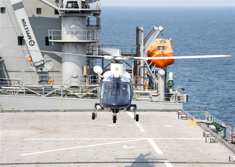 210810-N-LK647-0033