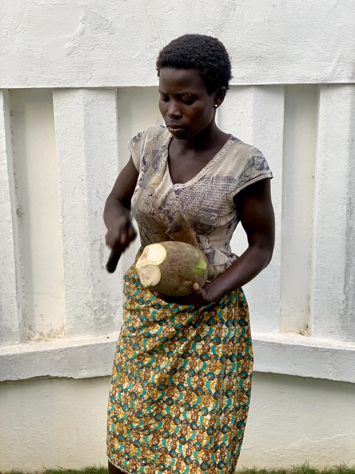 People seller saleswoman