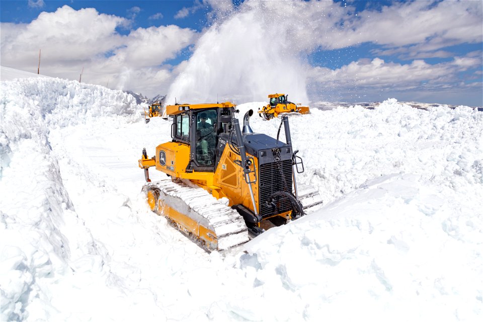 Plowing Beartooth Highway 2021 (12)