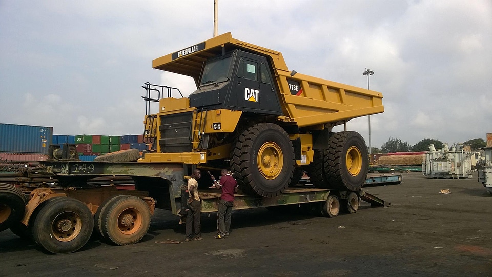 Truck transportation system machine