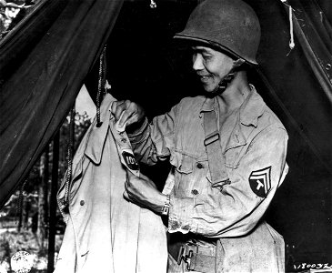 SC 180032 - Japanese-Americans in Army train to avenge Pearl Harbor: 100th Infantry Battalion officers and some of the enlisted men are of Japanese ancestry. photo